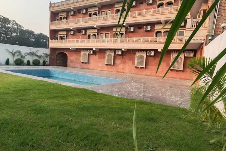 Pool 46 of 91
