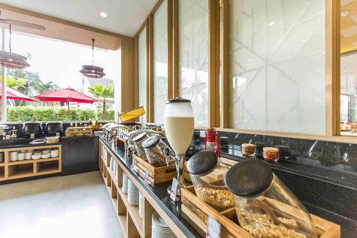 Breakfast/Coffee Service 156 of 220