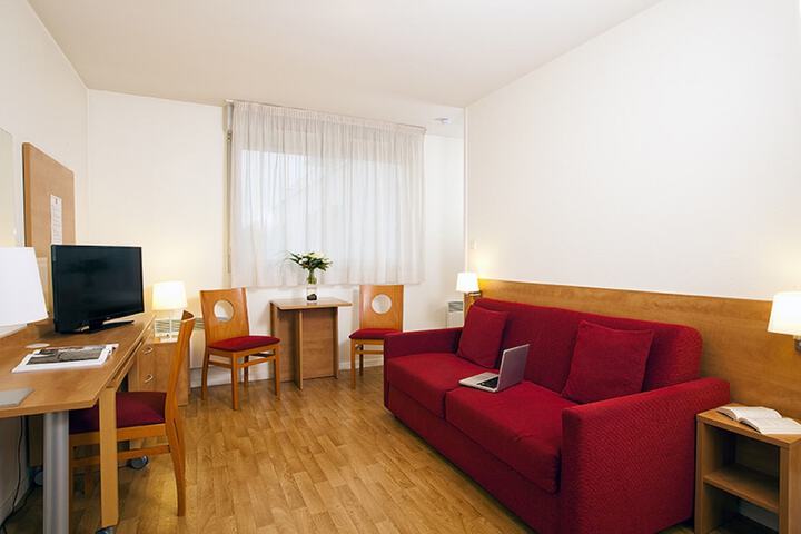 Room 4 of 23