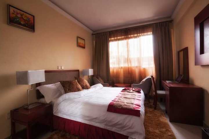 Room 13 of 35