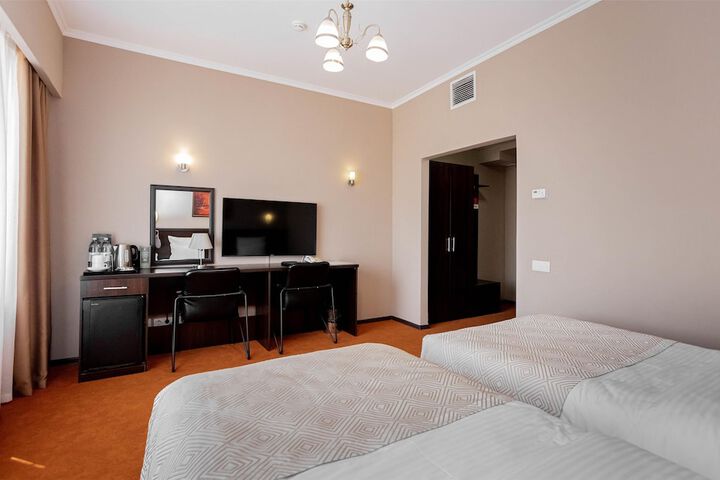Room 41 of 148