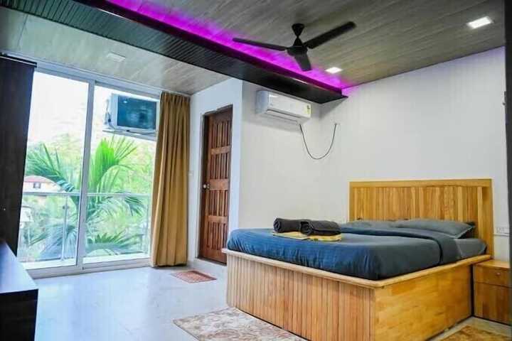 Room 3 of 35