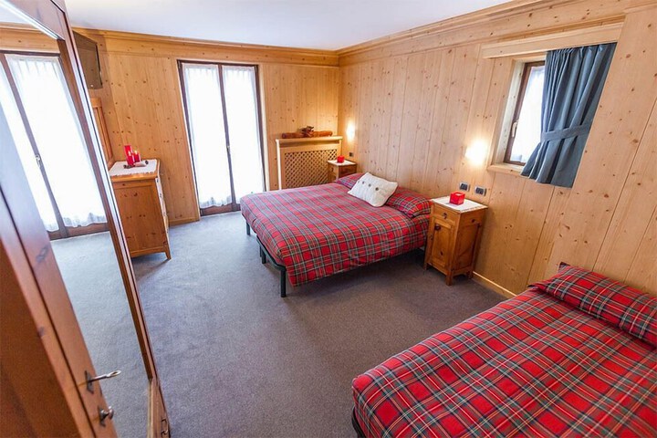 Room 8 of 60