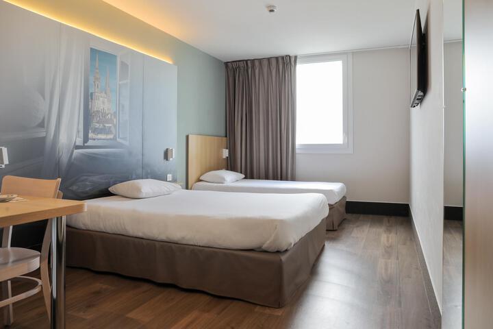 B & B HOTEL Chartres Océane