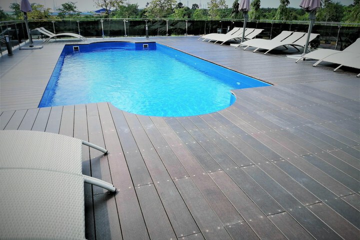 Pool 11 of 21