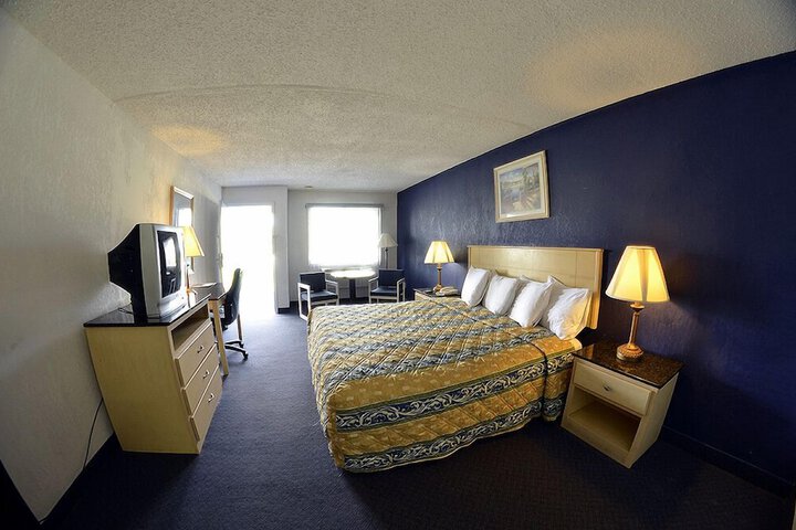 Room 8 of 51