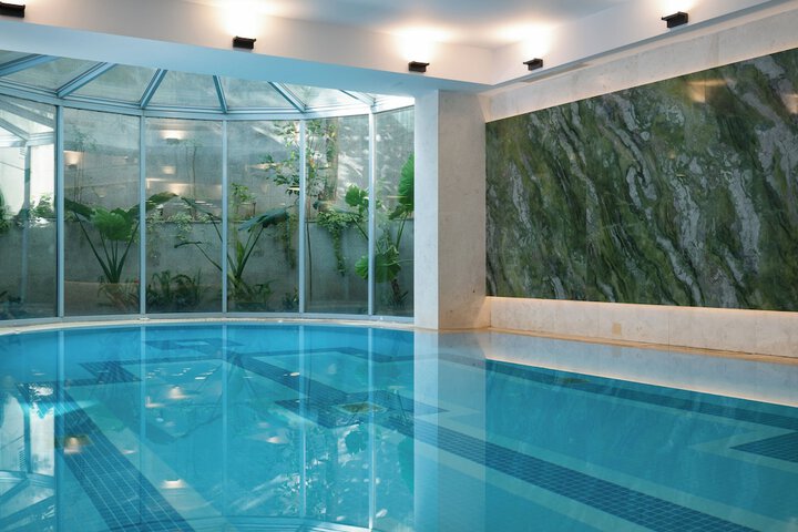 Hotel Pool