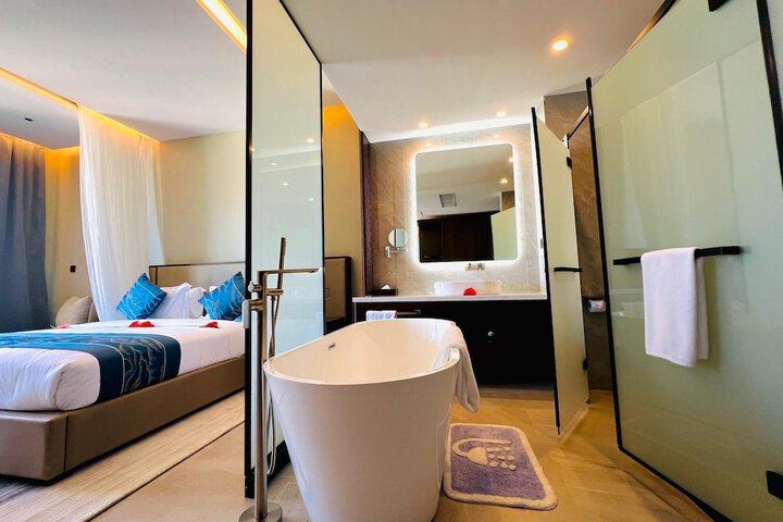 Room 5 of 120