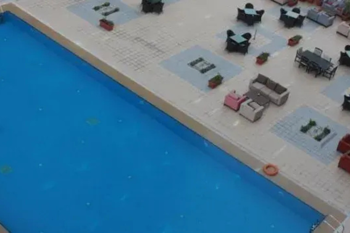 Pool 5 of 8