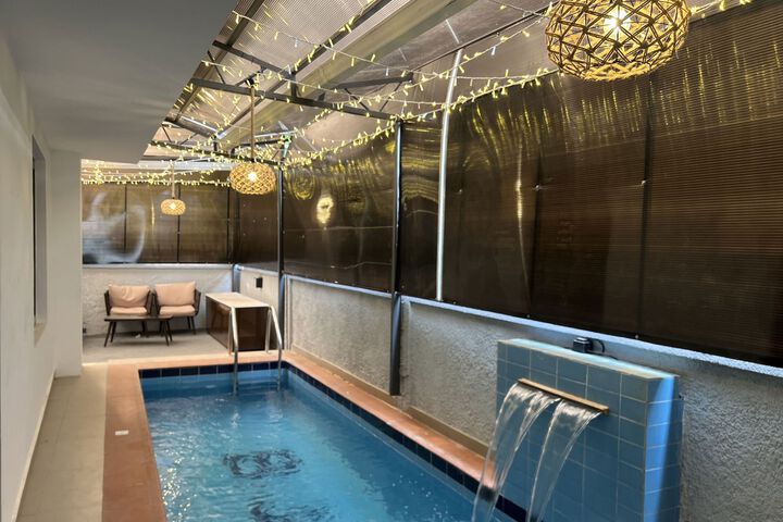 Pool 15 of 26