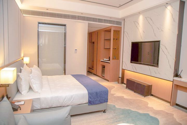 Room 7 of 75