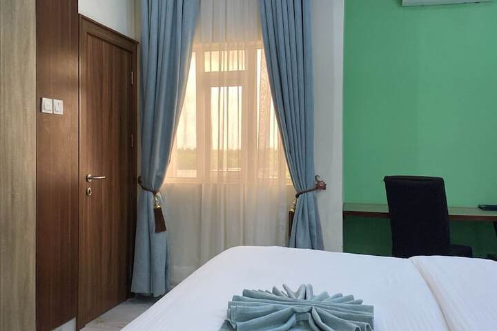 Room 4 of 23