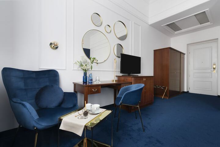 Room 10 of 55