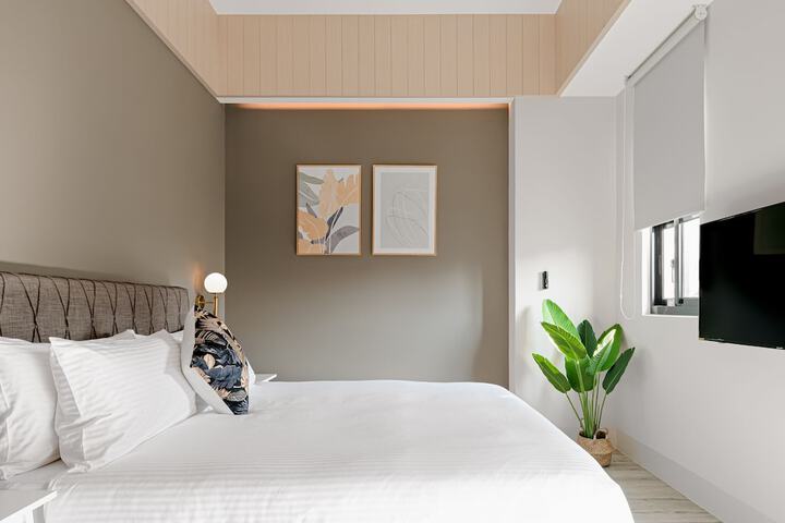 Room 6 of 37