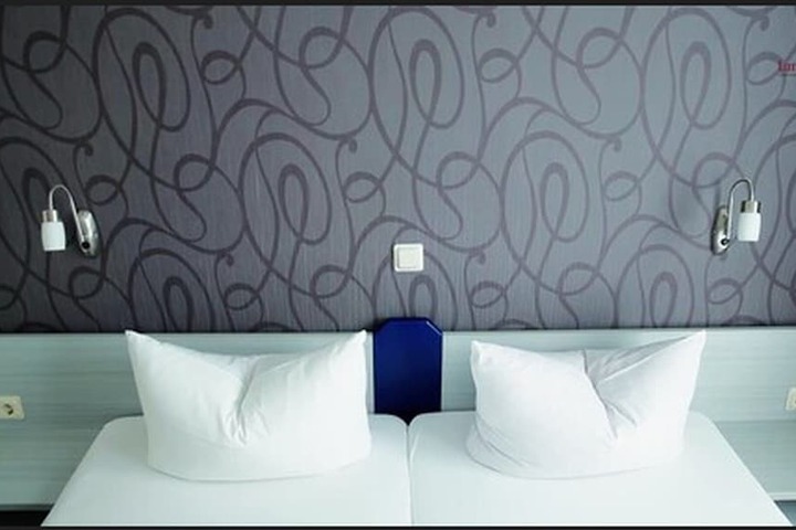 Room 2 of 23