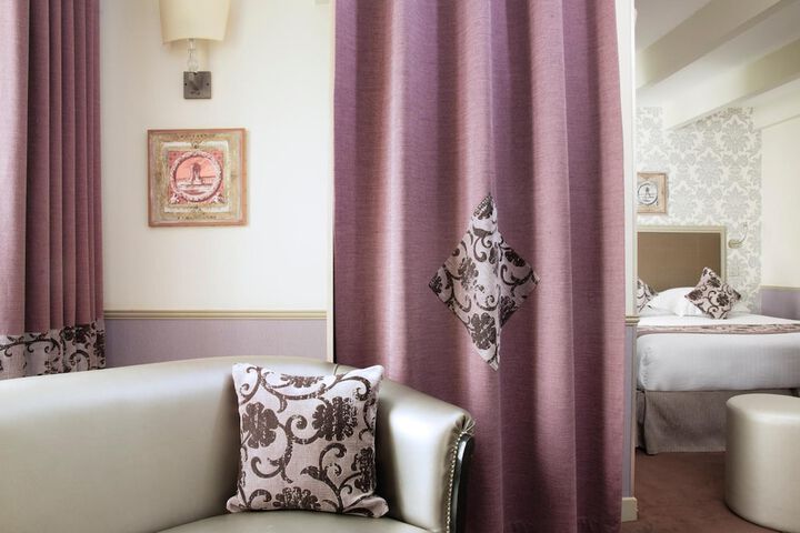 Room 10 of 73