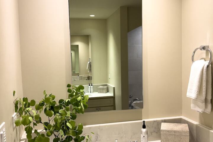 Room 350 of 382