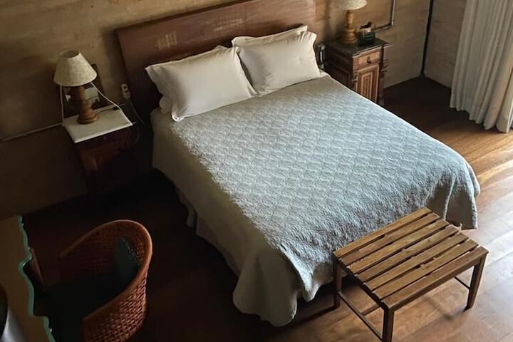 Room 9 of 65
