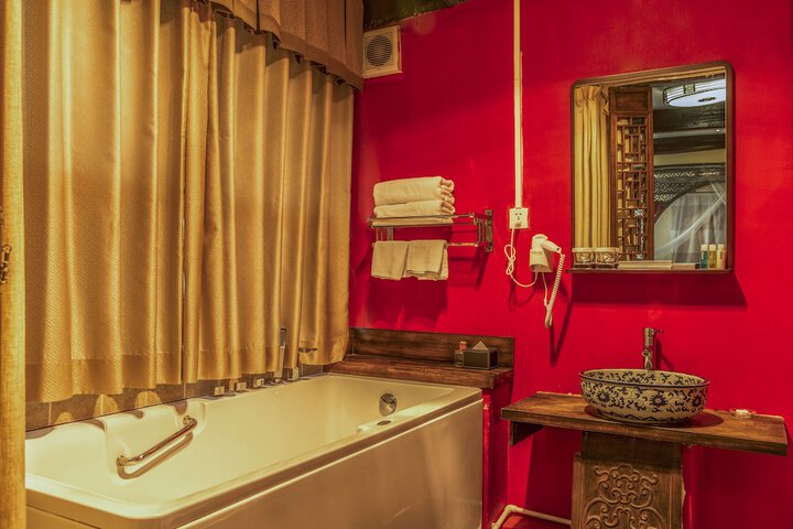Room 24 of 69
