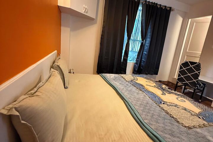 Room 9 of 13