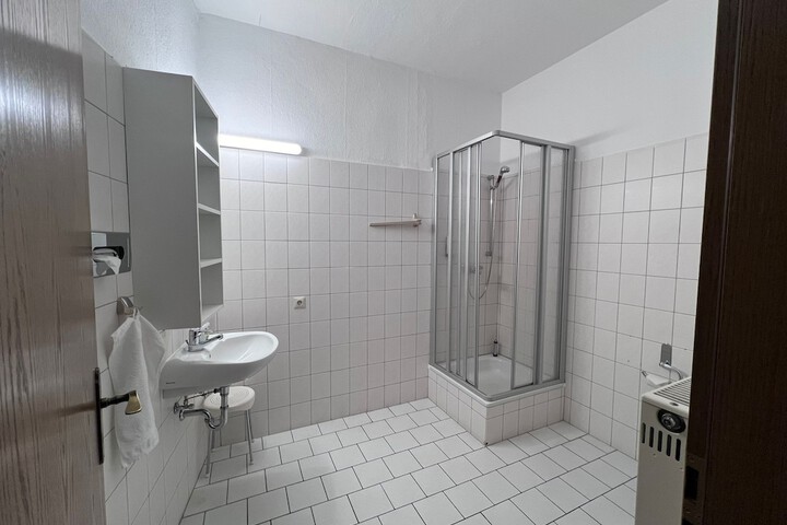Room 33 of 49