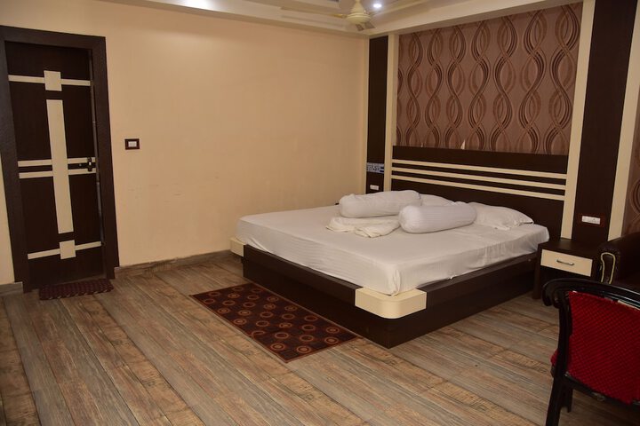 Room 15 of 27