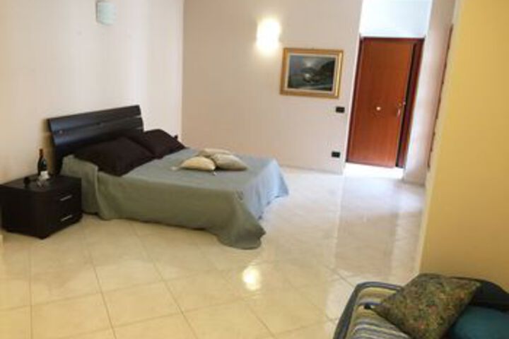 Room 11 of 20