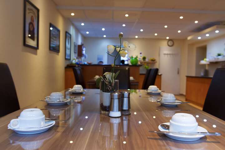 Dining 18 of 29