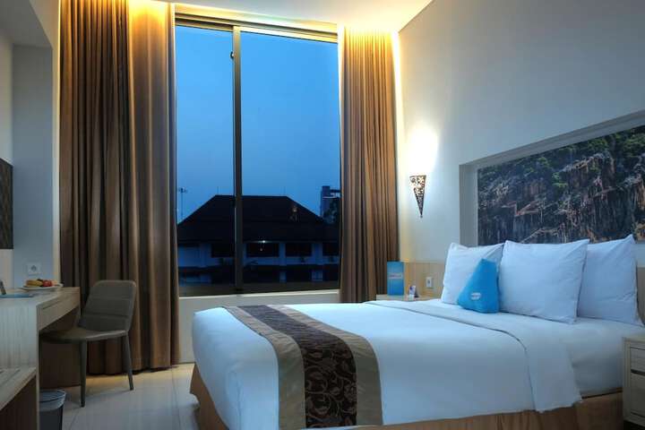 Room 10 of 44
