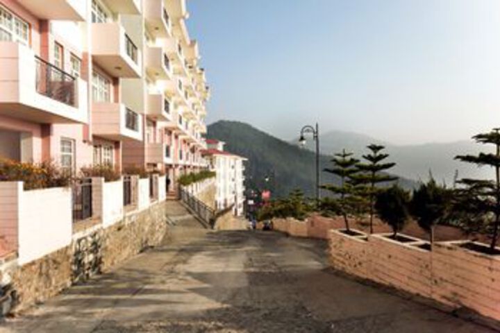 OYO Home 10085 Nature View 2BHK Kamyana
