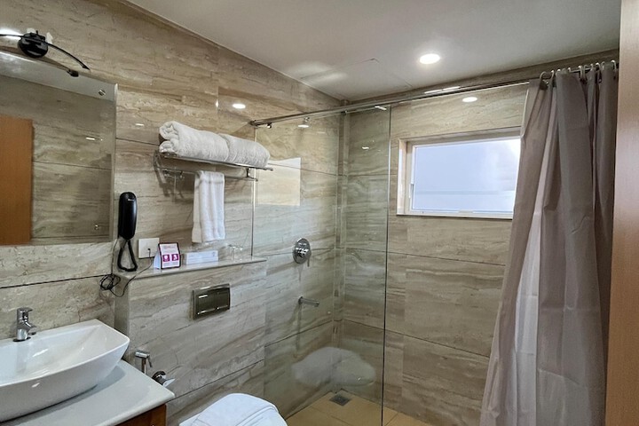 Room 12 of 17