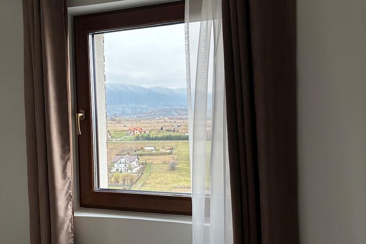 Room 104 of 184