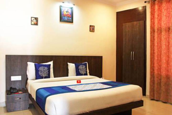 THE HOTEL RAJMAHAL & BANQUET
