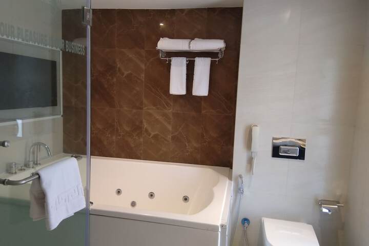 Hot Tub 39 of 72