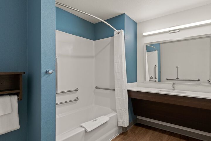 Room 21 of 28