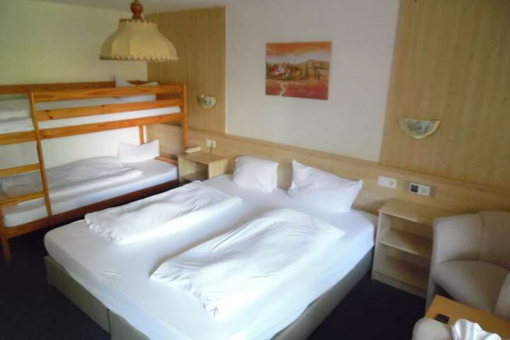 Room 16 of 29
