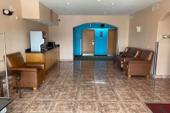 Entrance & Lobby
