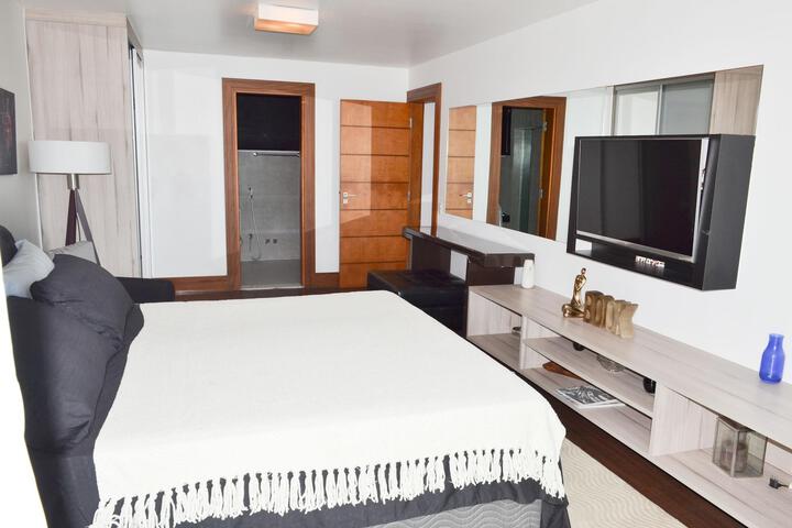 Room 35 of 146