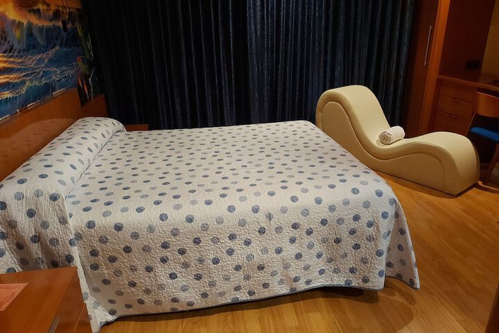 Room 10 of 51