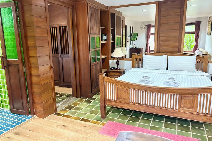 Room 19 of 48