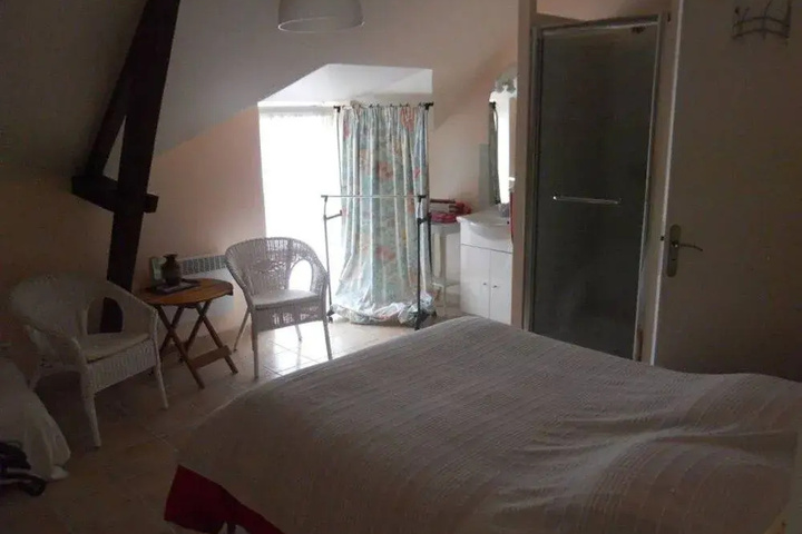 Room 2 of 9