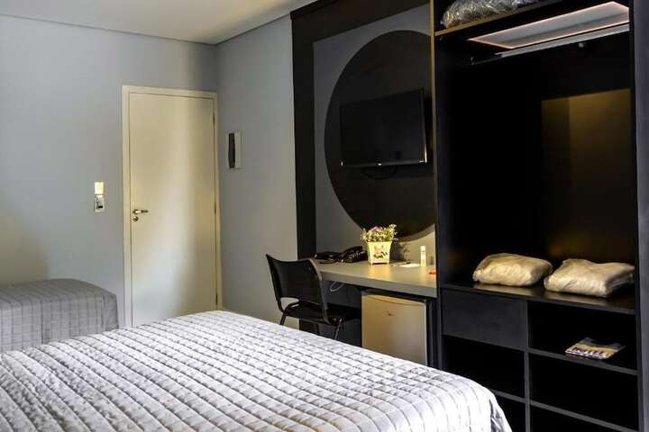 Room 15 of 33