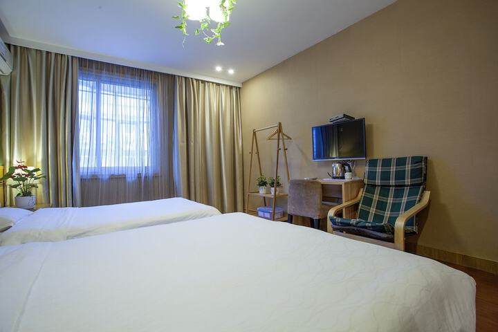 Room 26 of 43