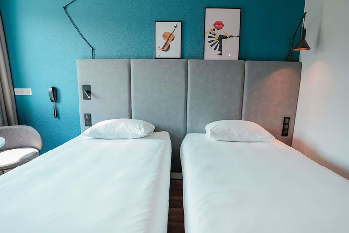 Room 54 of 127