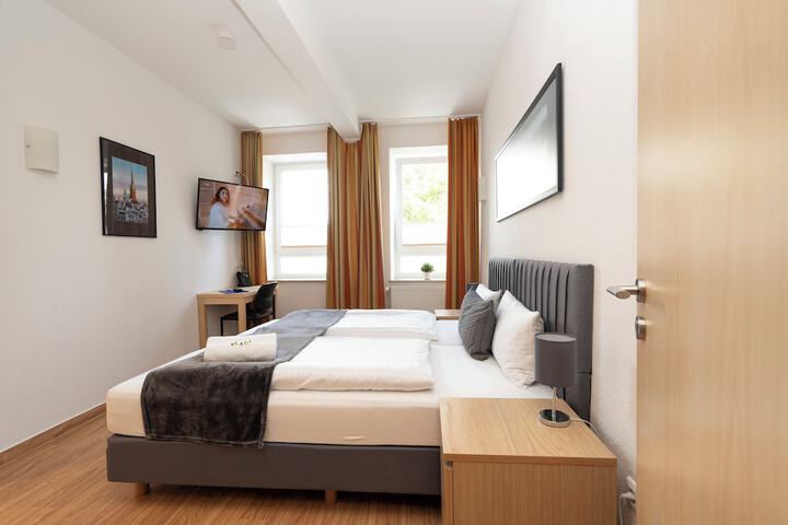 Room 15 of 49