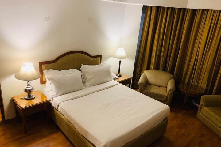 Room 20 of 76