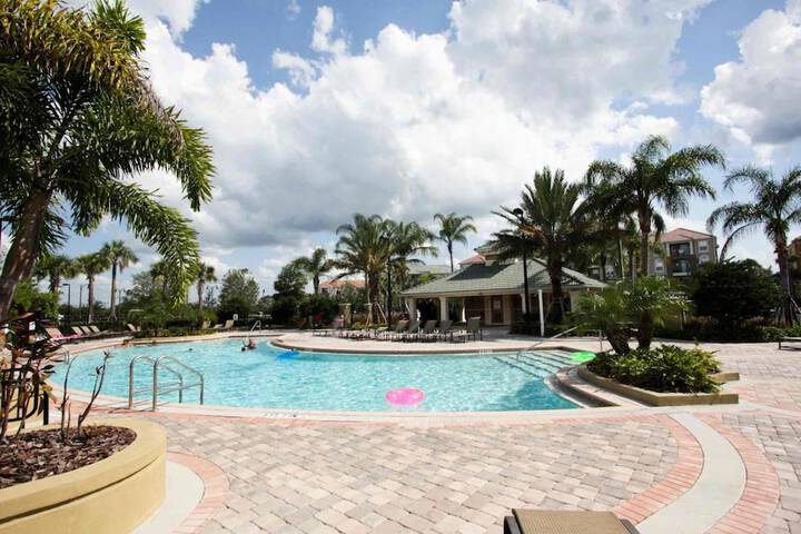 Pool 32 of 50
