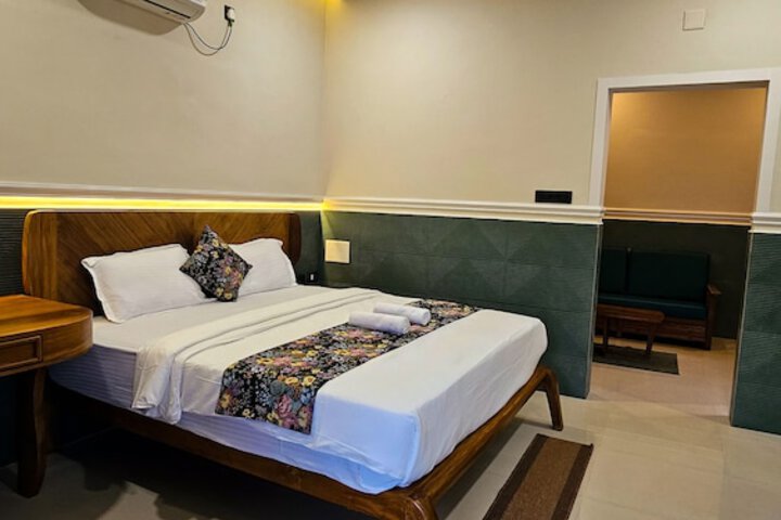 Room 3 of 7