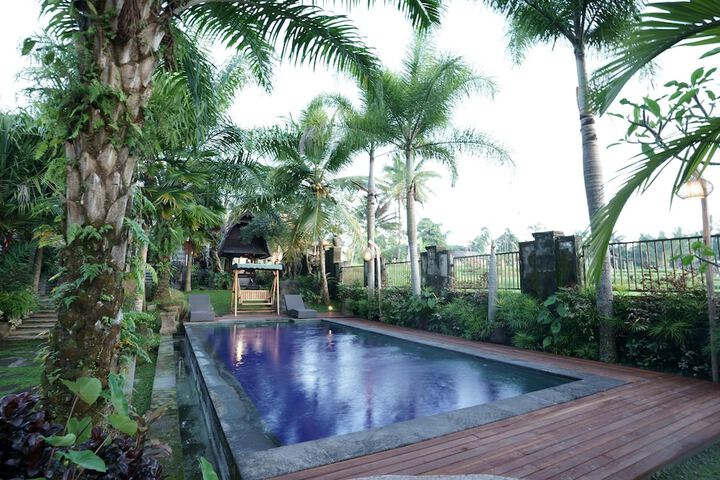 Pool 20 of 45