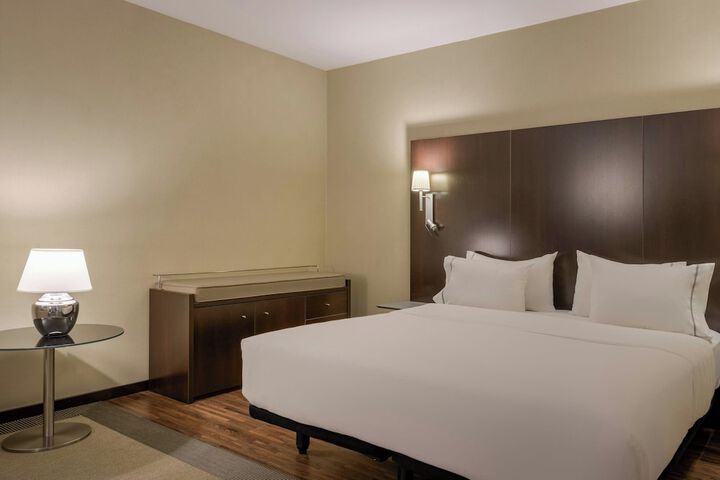Room 13 of 44